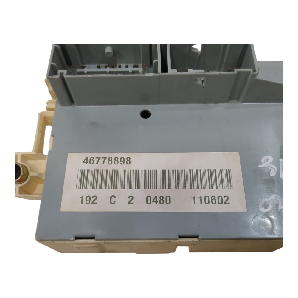 Módulo Fusíveis Fiat Stilo 1.8 8v 2003 2004 2005 2006 A 2008 8