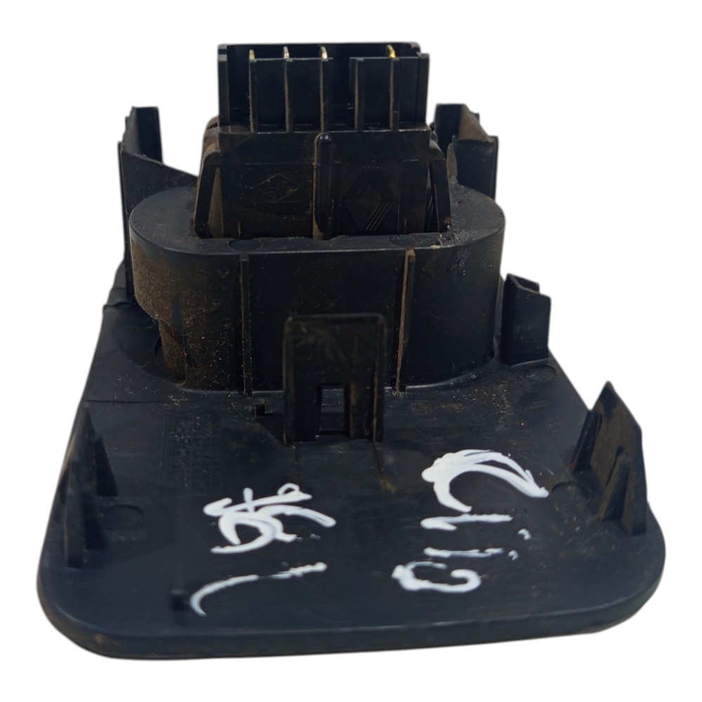 Moldura Botão Desembaçador Renault Clio 2002 2003 04 A 2012 5