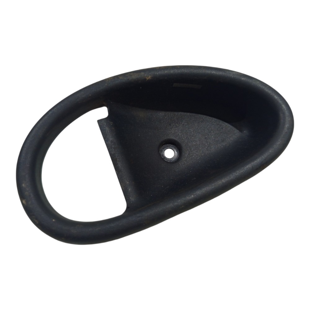 Moldura Maçaneta Traseira Direita Fiat Siena 1996 A 2000 Preto Traseira 3