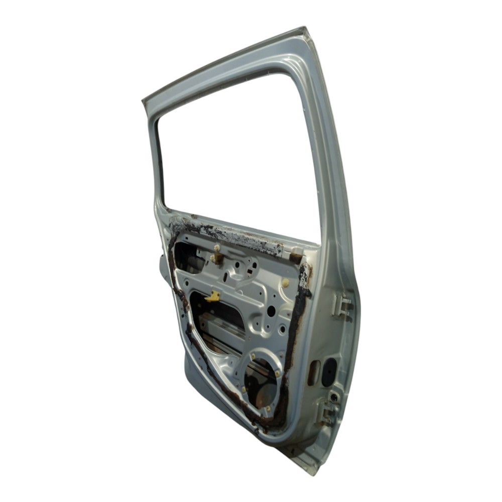 Porta Traseira Esquerda Renault Clio 1996 A 2006 Com Avaria Traseira Esquerda Prateado 8