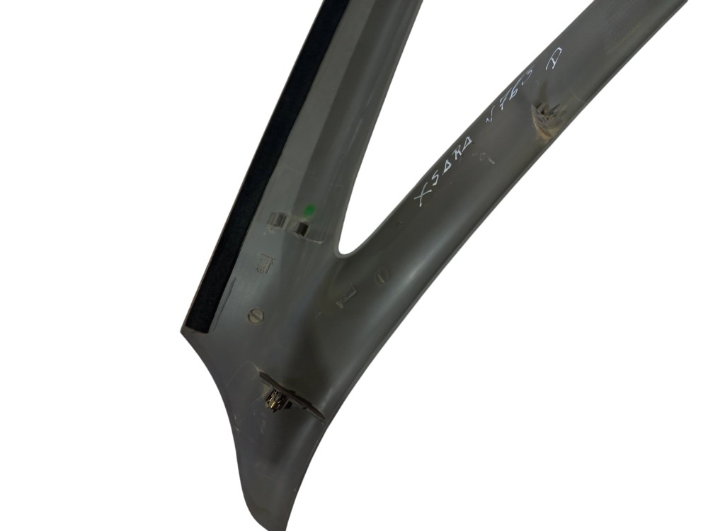Moldura Parabrisa Direito Xsara 2001 2002 2003 2004 A 2012 8