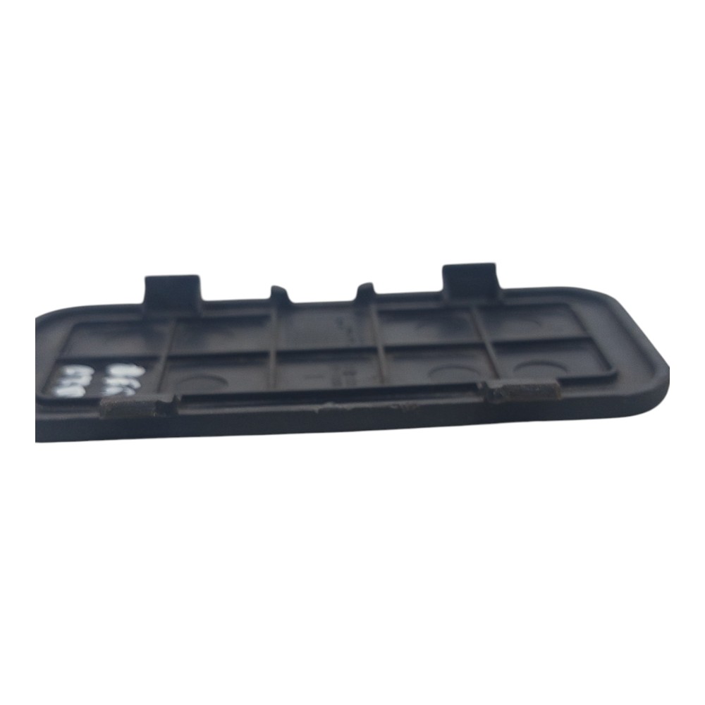 Moldura Central Tampa Tras Hyundai Hb20 Comfort 2013 A 2019 2