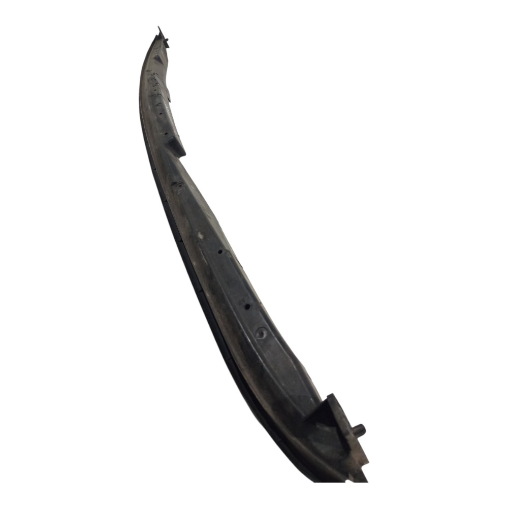 Guia Para-choque Traseiro Peugeot 307 2001 A 2012 Detalhe 1