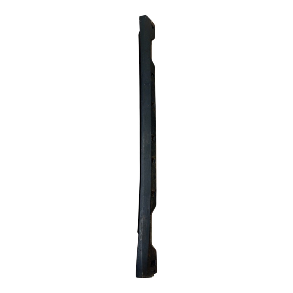 Moldura Soleira Esquerda Tracker 2021 A 2025 7