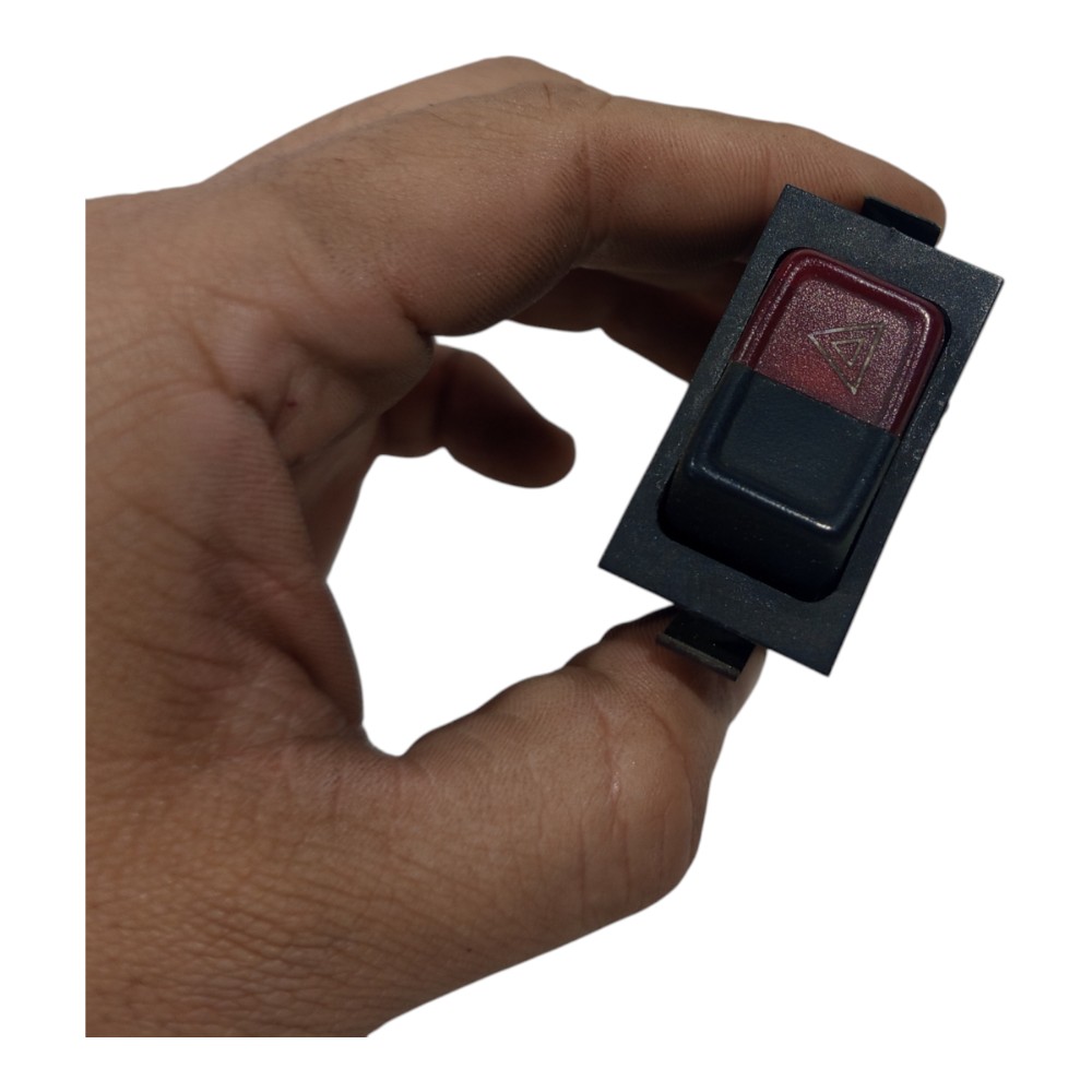 Botão Interruptor Pisca Alerta Volkswagen Parati 1988 A 1994 Vermelho E Preto 3