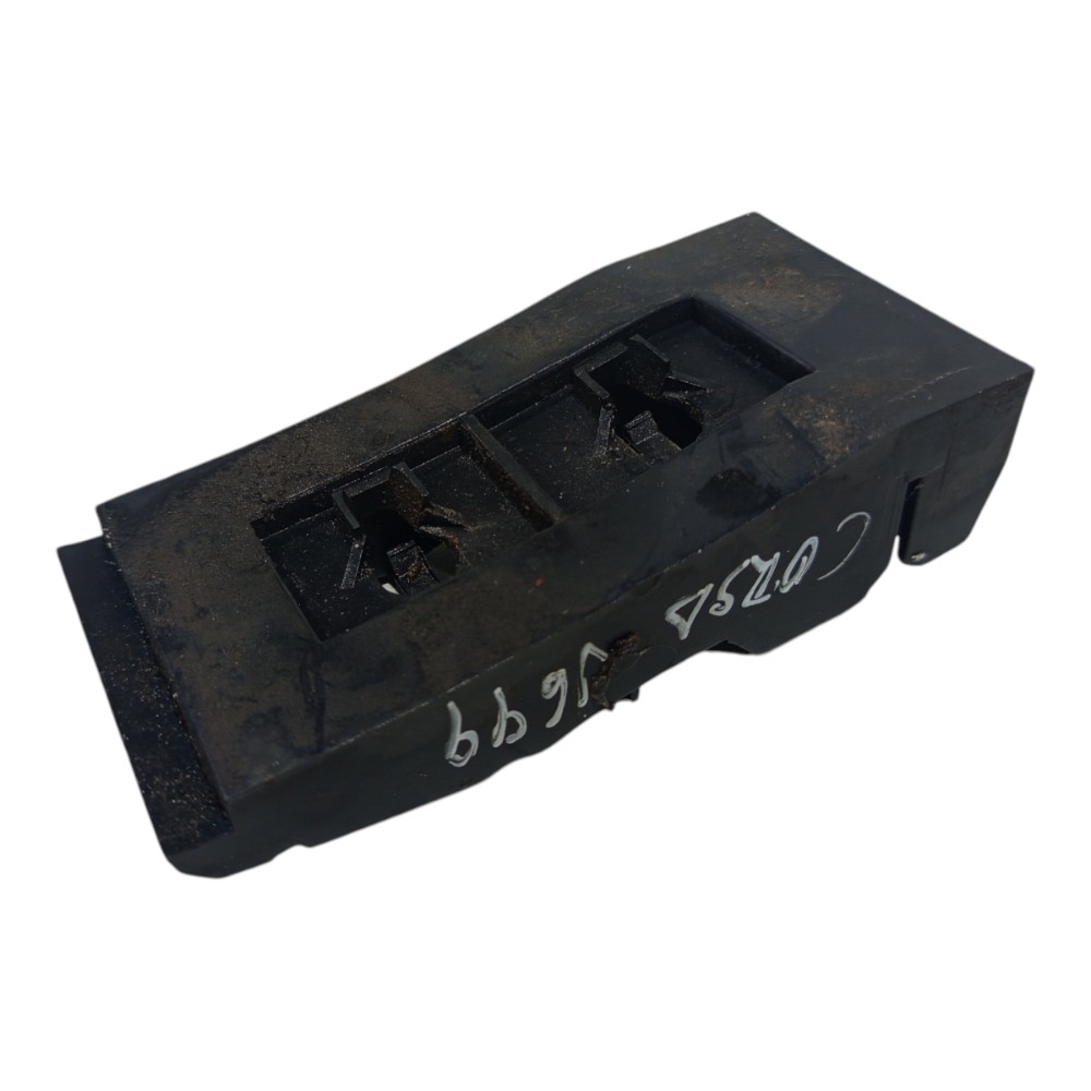 Suporte Parachoque Traseira Esq Chevrolet Corsa 1994 A 2010 4