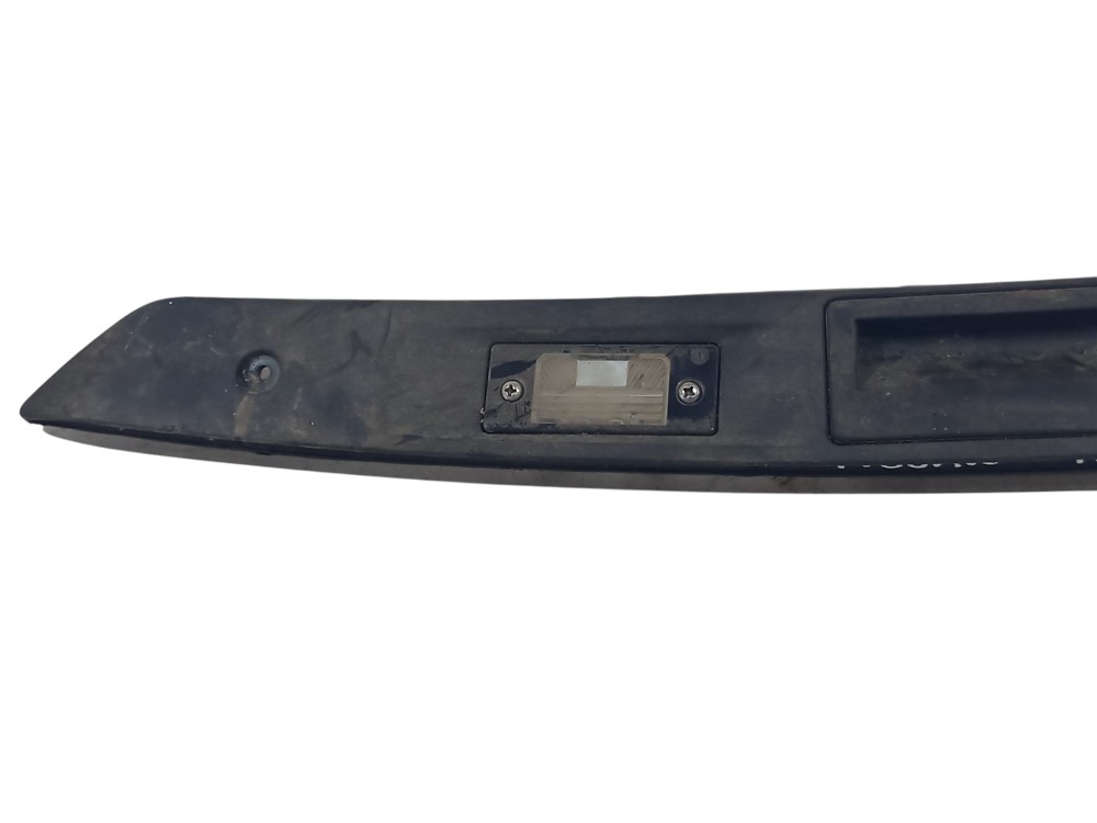 Moldura Com Botão Tampa Porta Malas Vw Tiguan 2012 A 2017 6