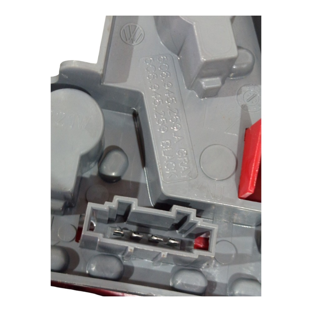 Lanterna Traseira Esquerda Volkswagen Jetta 2011 A 2014 4