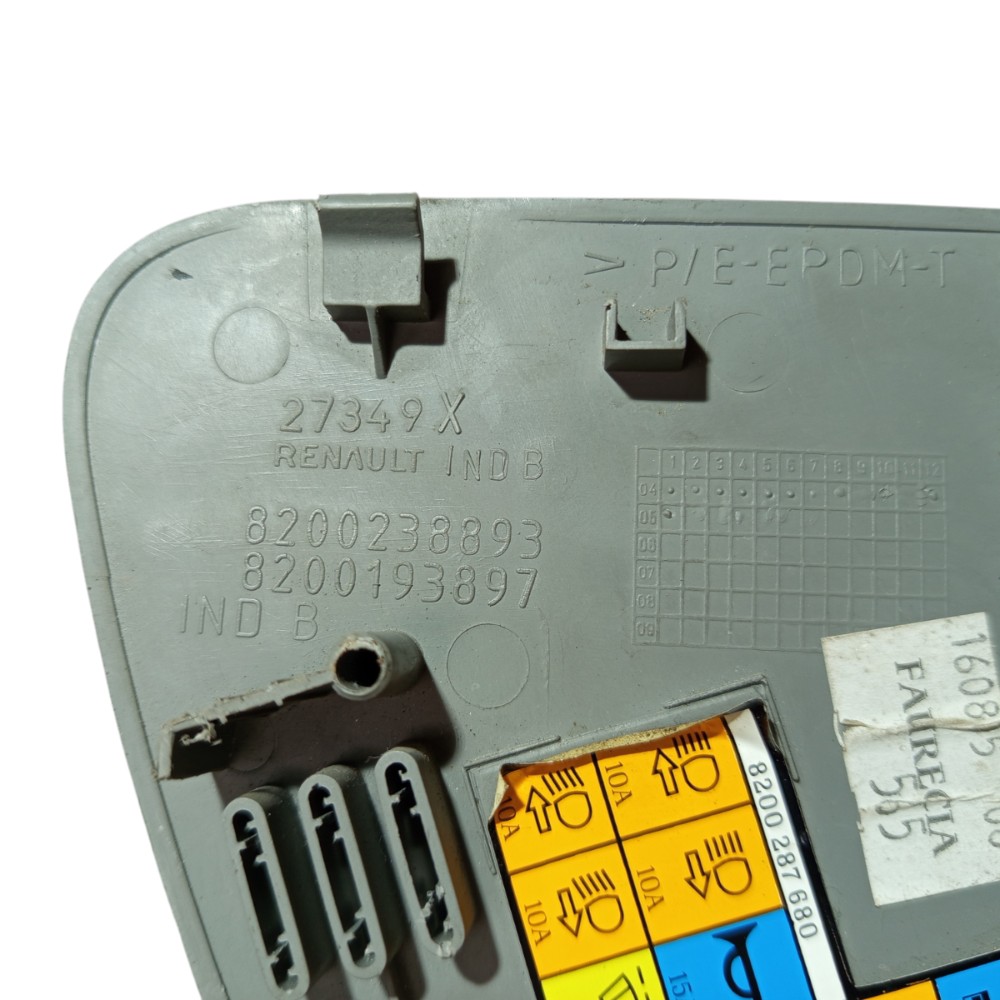 Tampa Interna Caixa Fusivel Renault Clio 2000 2001 A 2012 2