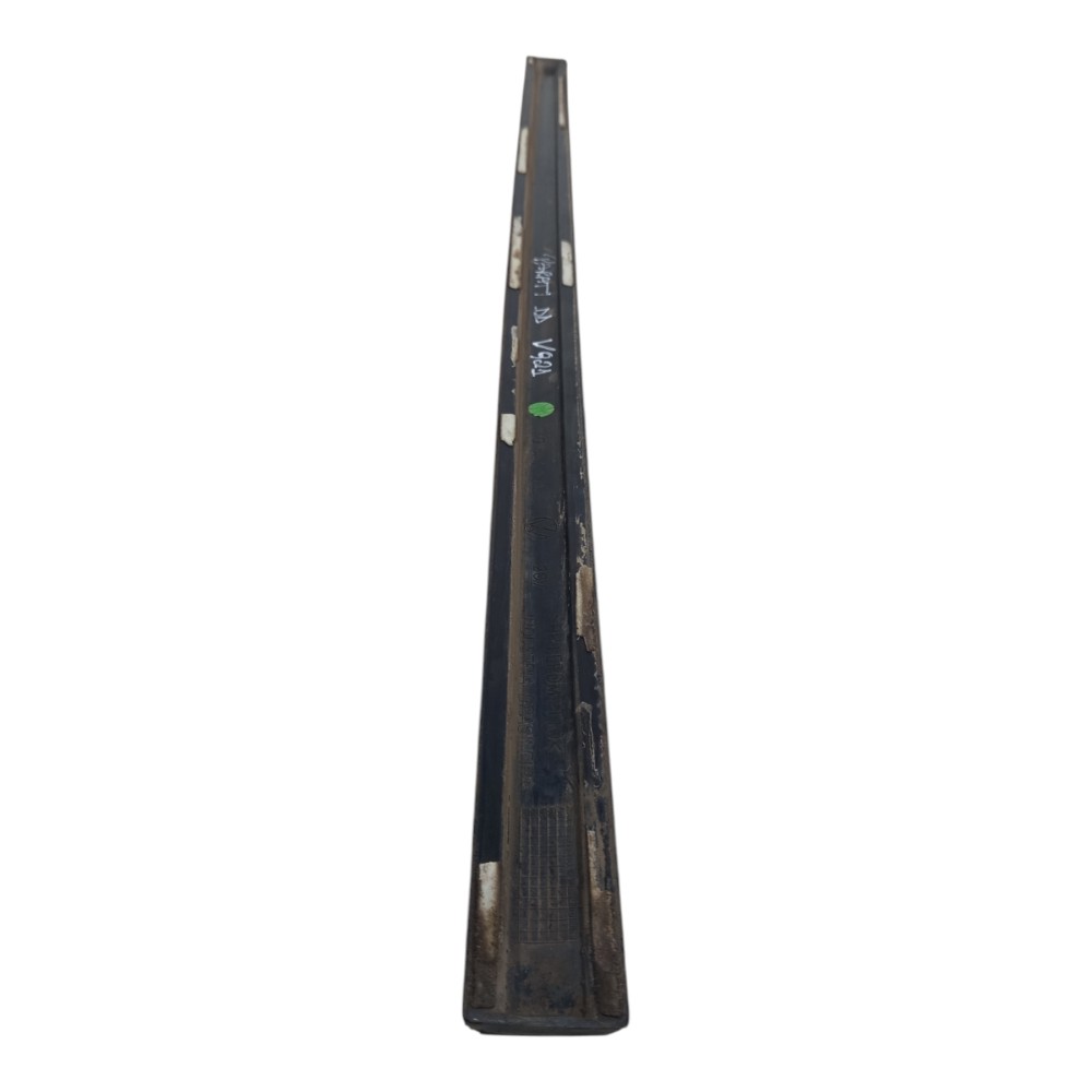 Friso Porta Dianteira Direita Vw Parati 1999 A 2005 4