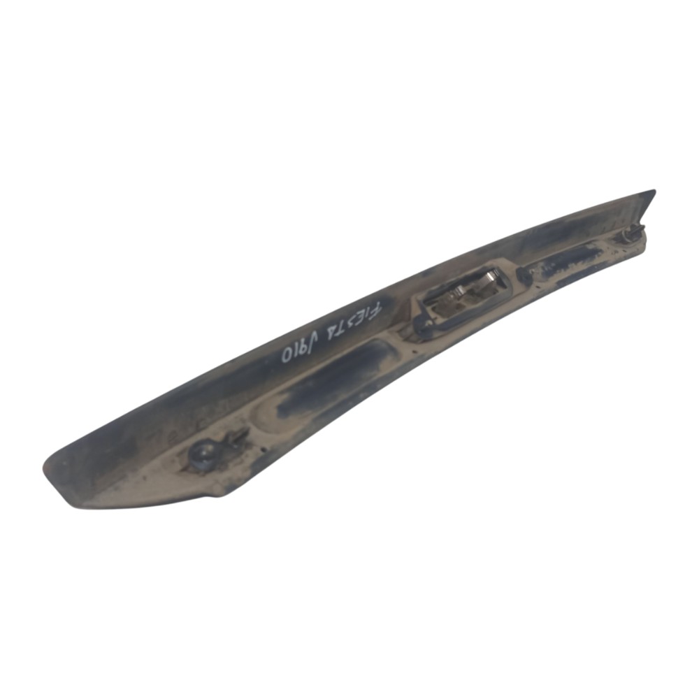 Moldura Tampa Traseira Luz Placa Ford Fiesta 2004 A 2014 5