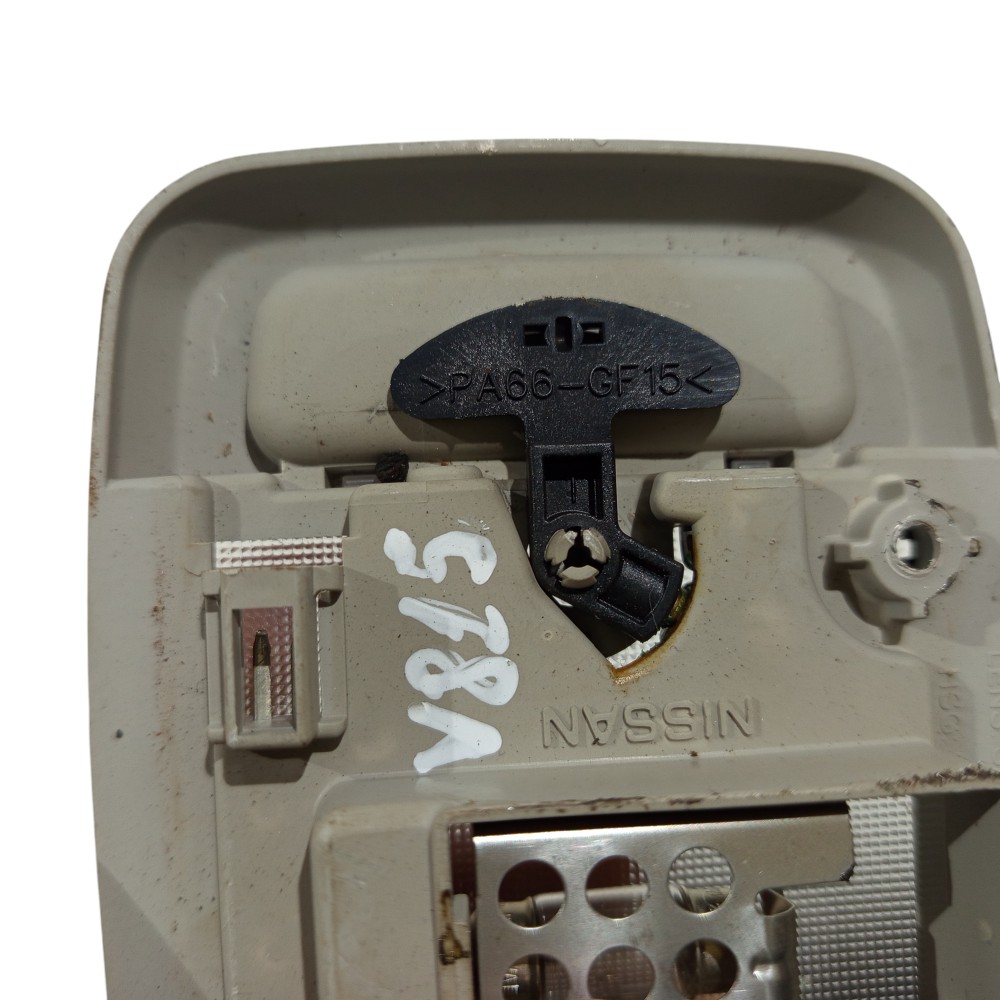 Luz Cortezia Tetoto Nissan Sentra 2007 2008 2009 A 2013 4