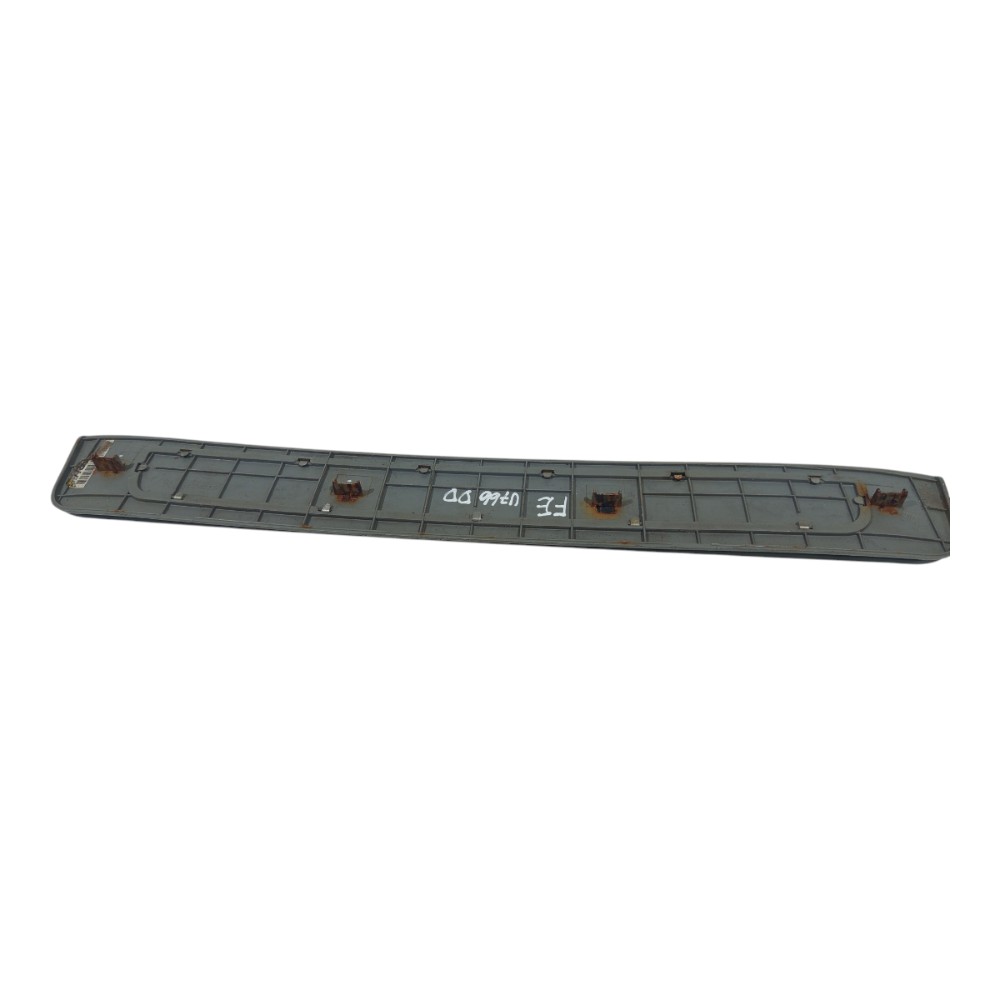 Soleira Porta Dianteira Direita Hyundai Santa Fé 2006 – 2013 3
