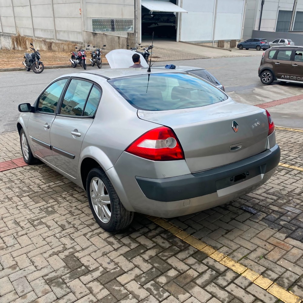 SUCATA Renault Megane Dynamique 1.6 16v Flex 115cv K4M 2009 4
