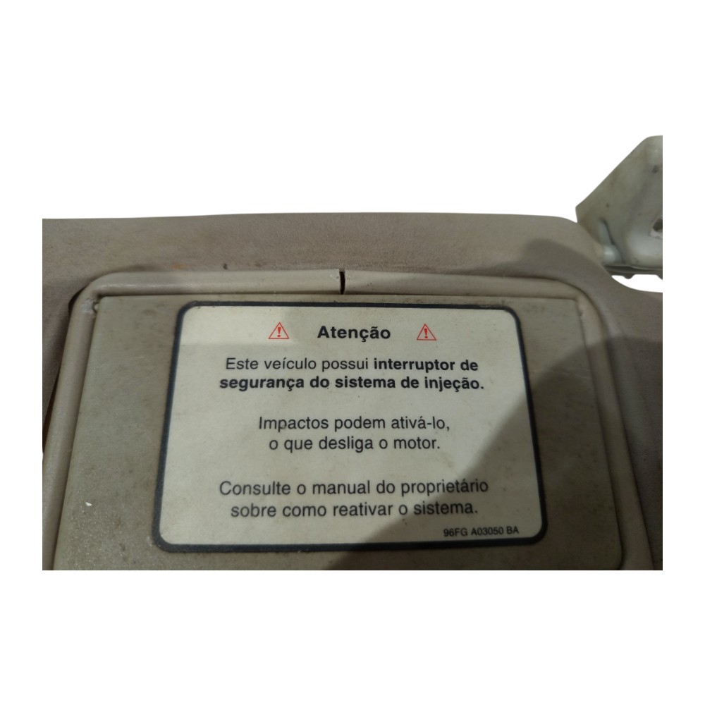 Quebra Sol Esquerdo Ford Fiesta 1996 A 2002 Avarias Detalhes 3