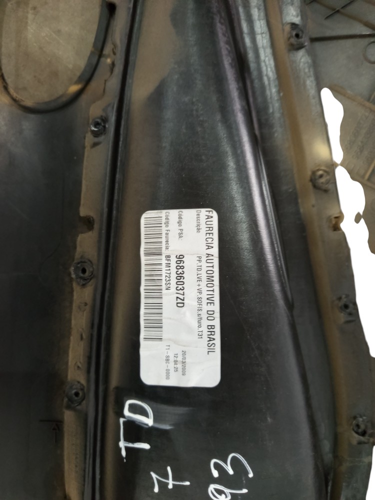 Forro Porta Traseira Direita Peugeot 206 207 2001 A 2012 5