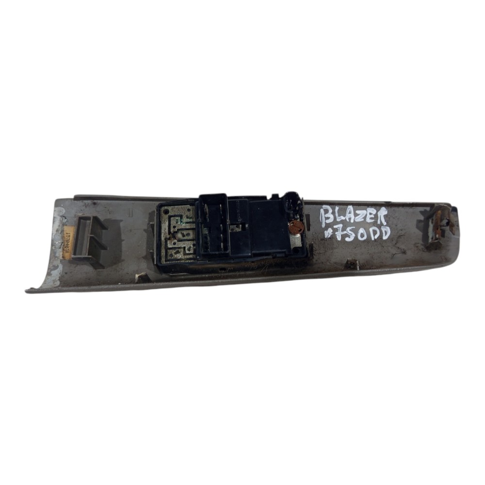 Moldura Botão Vidro Eletric Dianteir Direit Blazer 95 A 2000 2