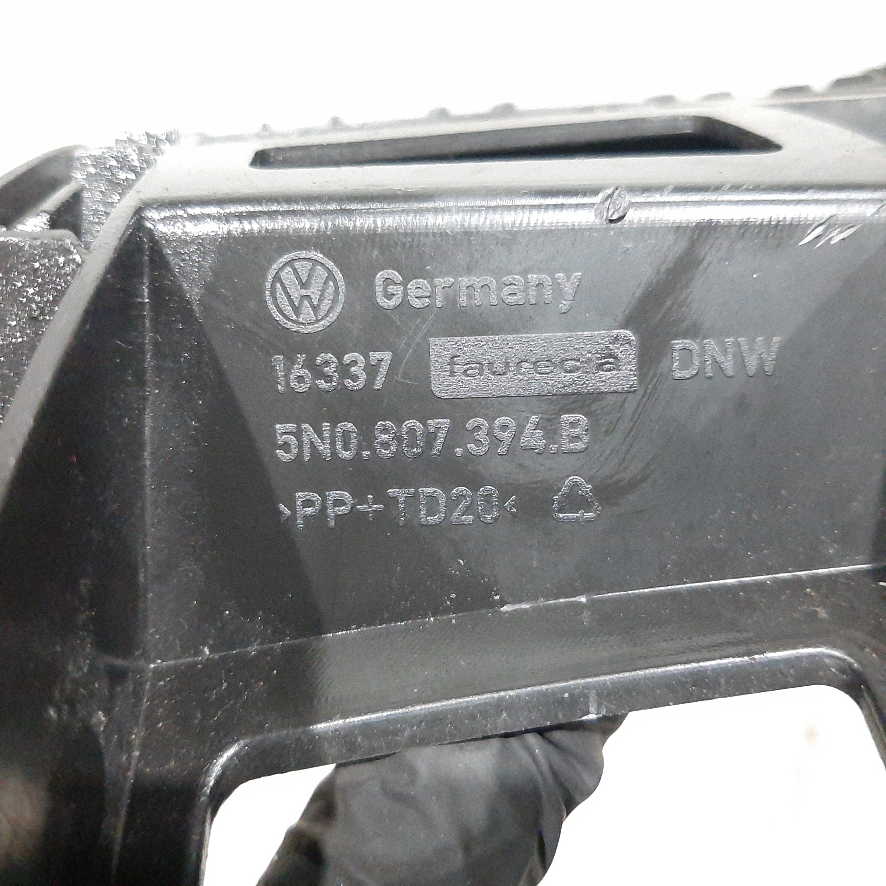 Guia Parachoque Traseiro Direito Vw Tiguan 2011 2012 A 2018 7