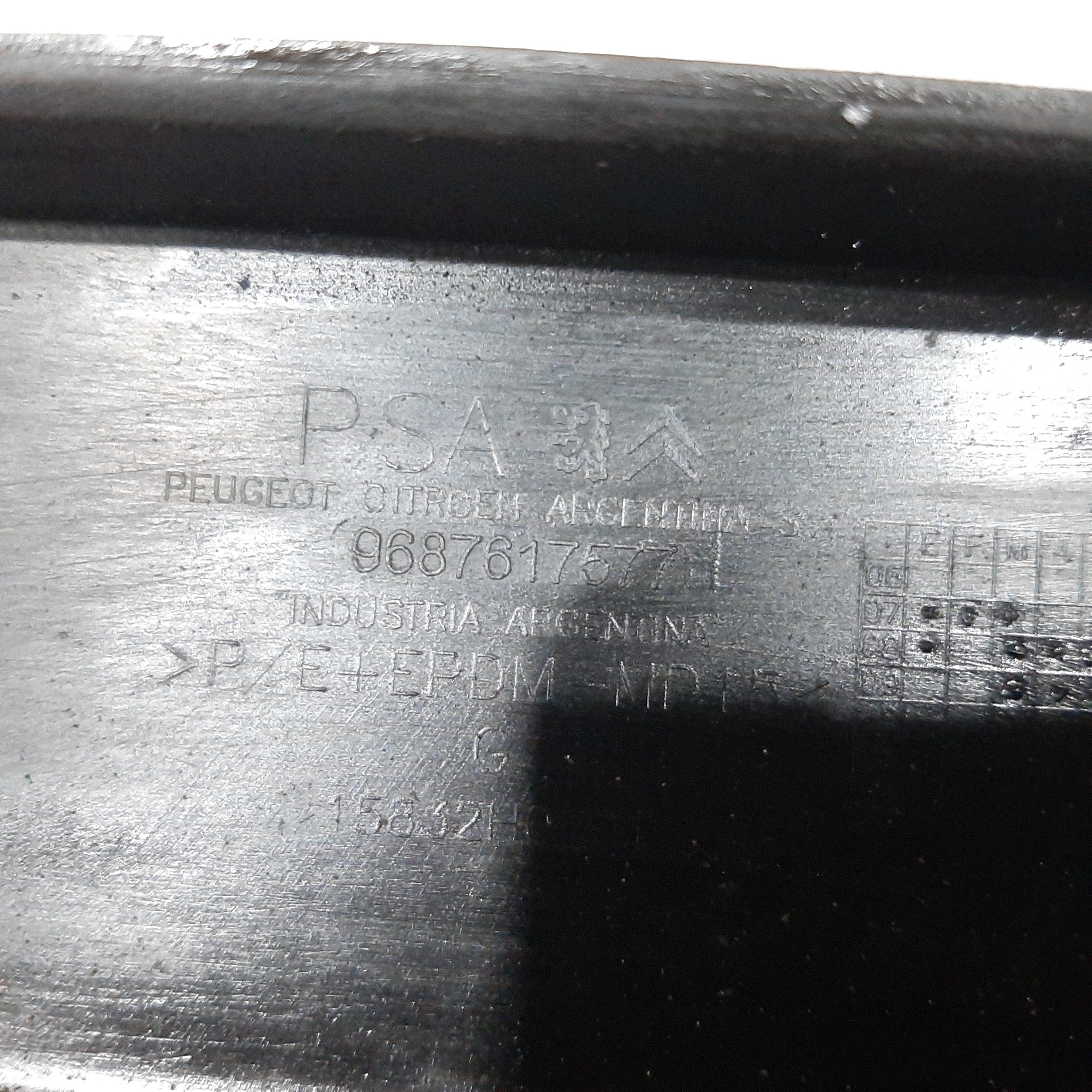 Spoiler moldura traseira esquerda c4 431 kd1 7