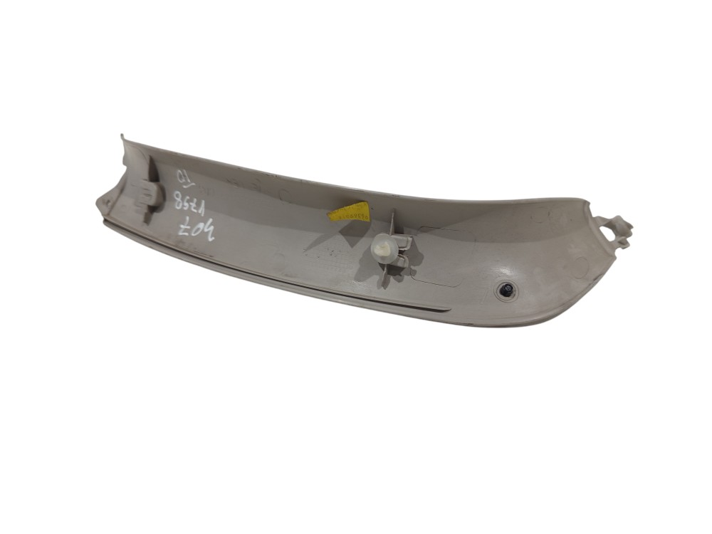 Acabamento Vidro Traseiro Direito Peugeot 307 2007 A 2012 4
