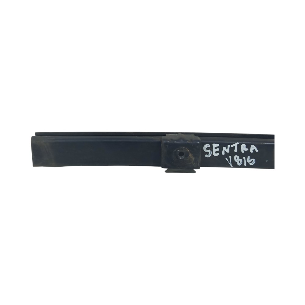 Guia Canaleta Vidro Tras Esquerdo Nissan Sentra 2007 A 2013 Preto 7