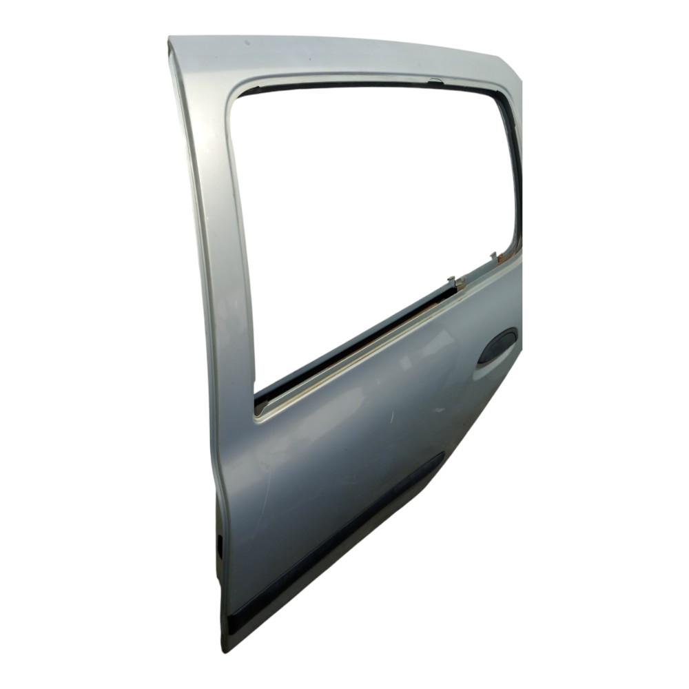 Porta Traseira Esquerda Renault Clio 1996 A 2006 Com Avaria Traseira Esquerda Prateado 4