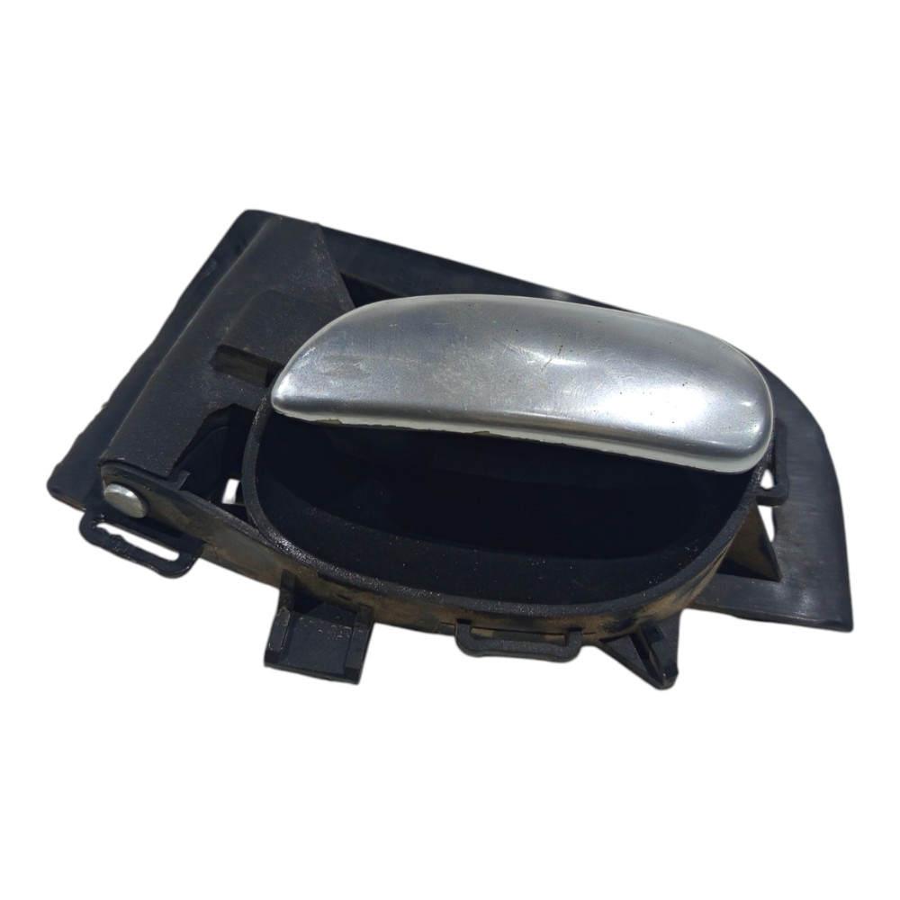 Maçaneta Puxador Interno Lado Direito Peugeot 207 Hbxs 2009  Preto Detalhe Prata Dianteira 3