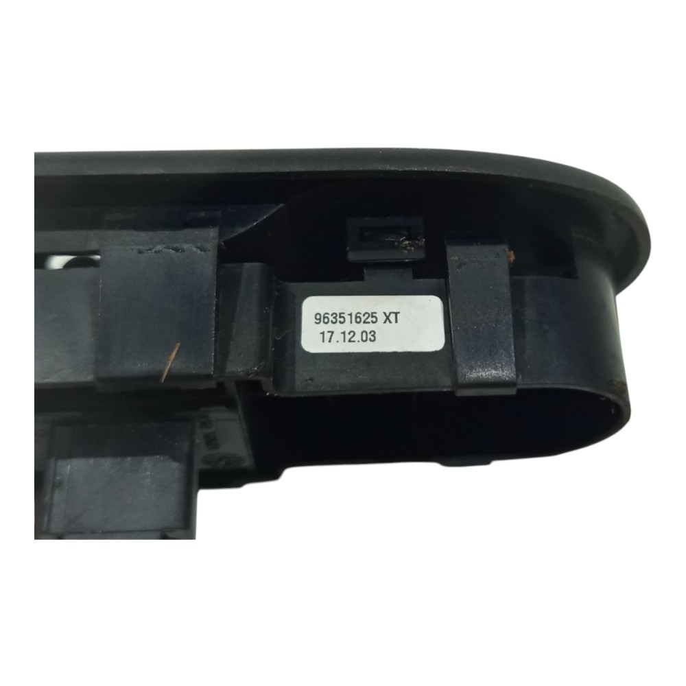 Comando Vidro Diant Direito Peugeot 307 2001 A 2008 S/botao 9