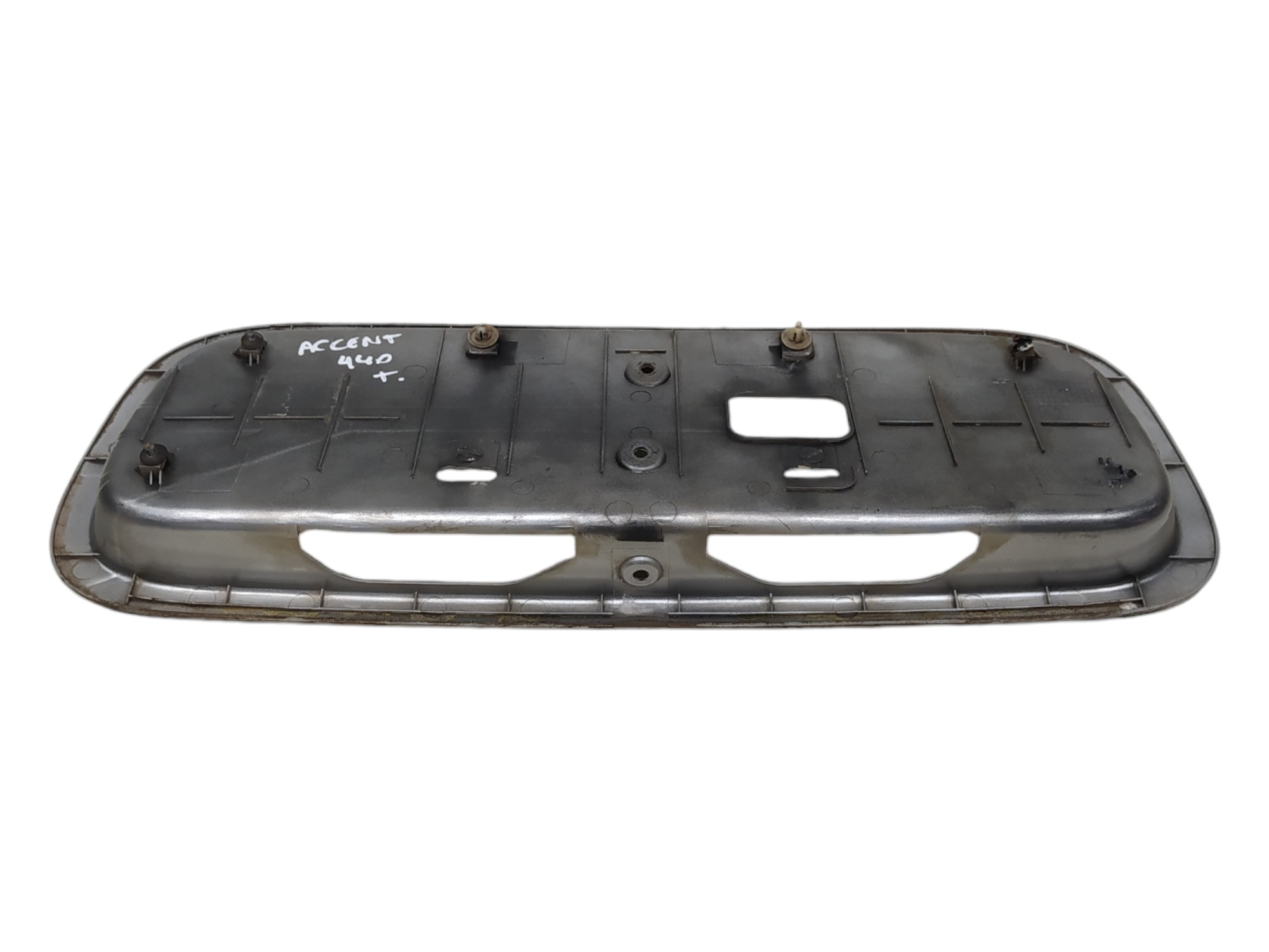 Acabamento Placa Traseira Hyundai Accent 1995 1996 A 1999 Prata 2