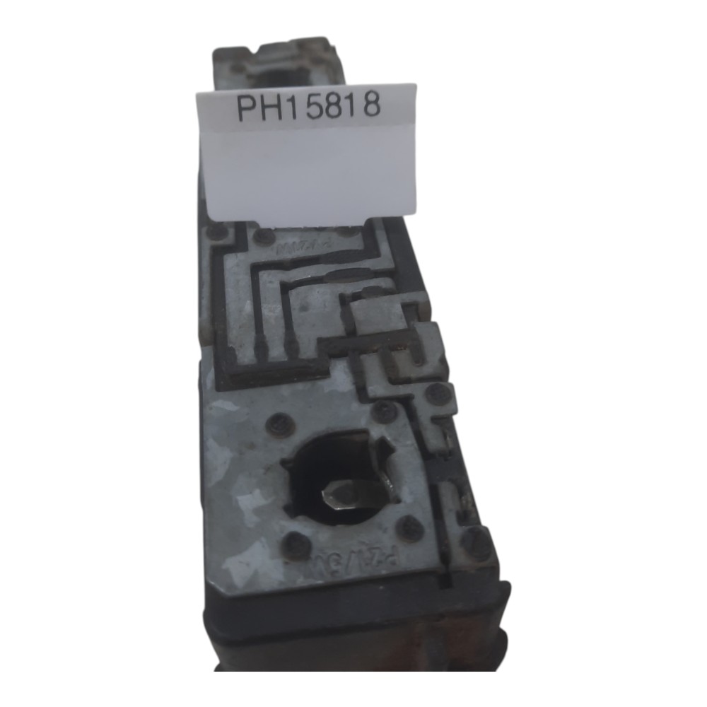 Soquete Lanterna Traseira Esquerda Chevrolet Corsa 2000 2004 9