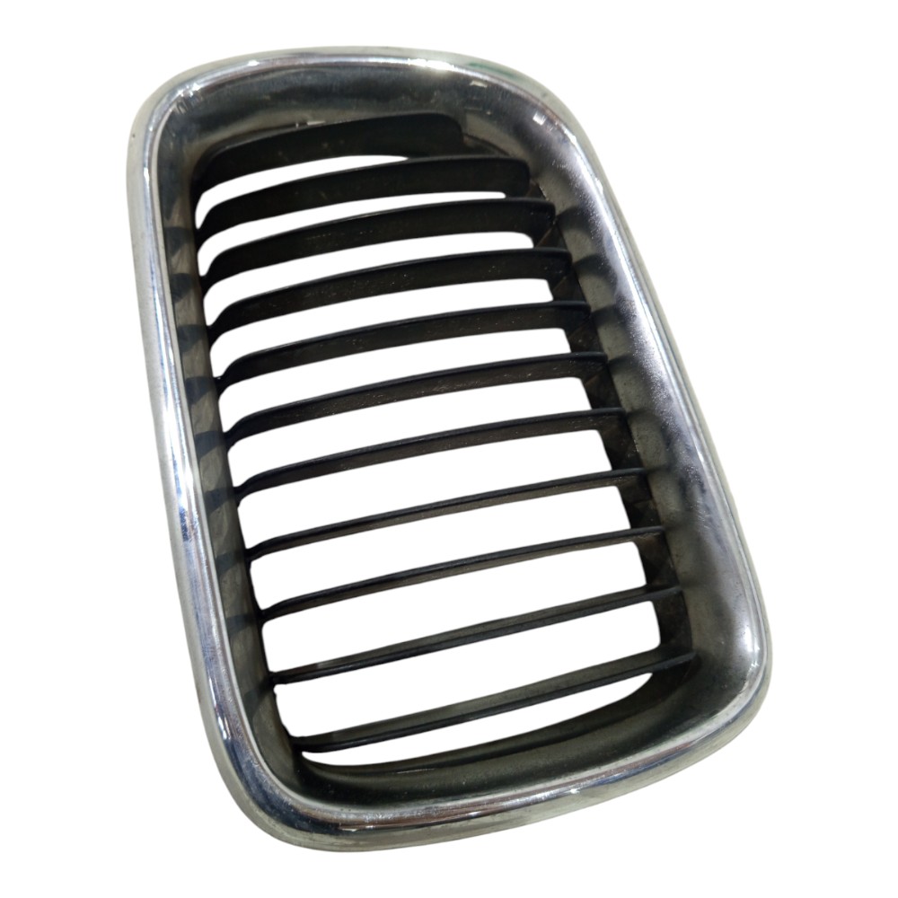 Grade Frontal Bigode Lado Esquerdo Bmw 323i 1991 A 2000 3