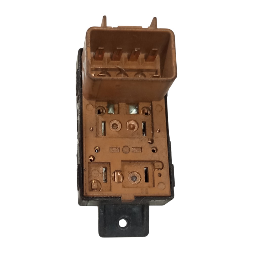 Interruptor Vidro Dianteiro Direito Gm Captiva 2008 A 2016 4