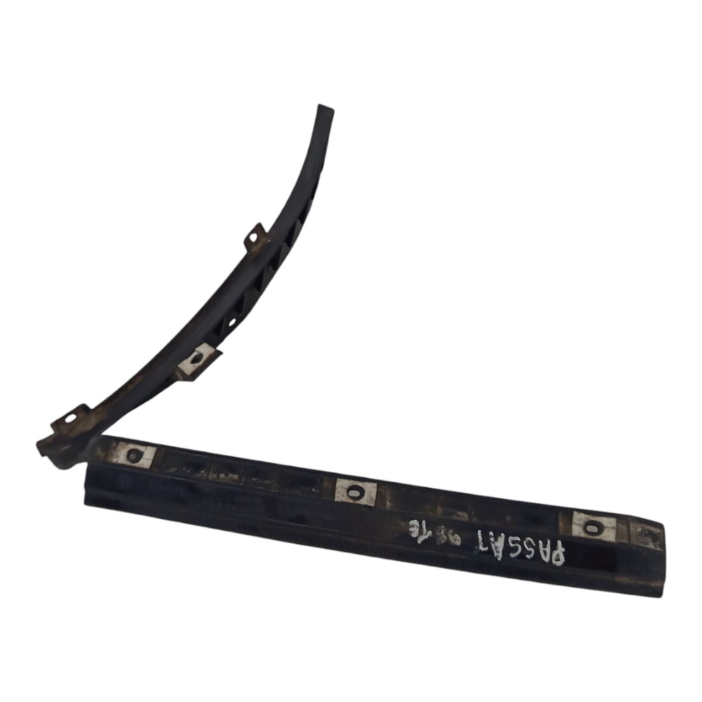 Suporte Guia Traseiro Esquedo Parachoque Passat 1997 A 2005 6