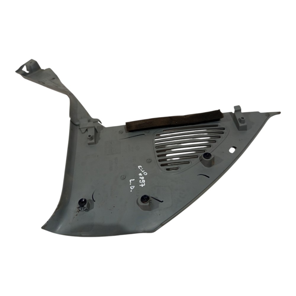 Moldura Acabamento Dir Porta Malas Renault Clio 2004 A 2010 Cinza 6