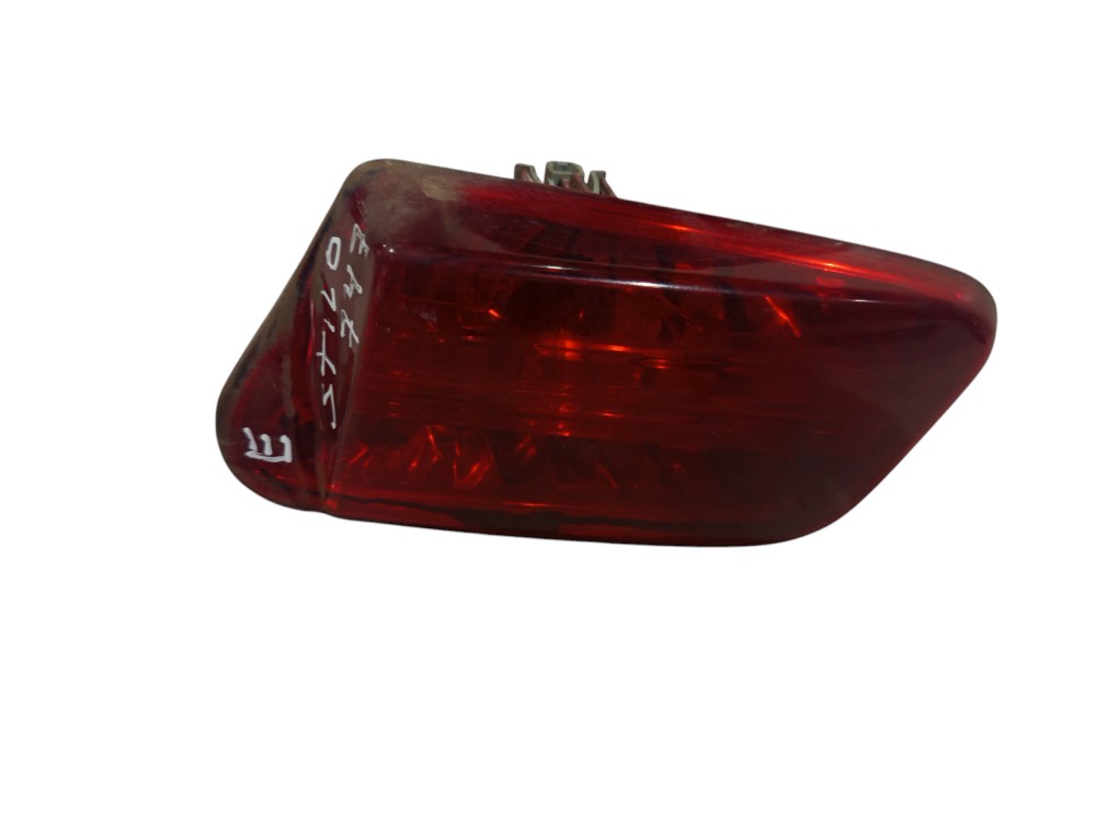 Lanterna Tampa Traseira Esquerda Mala Fiat Stilo 2003 A 2011 Esquerdo/motorista 2