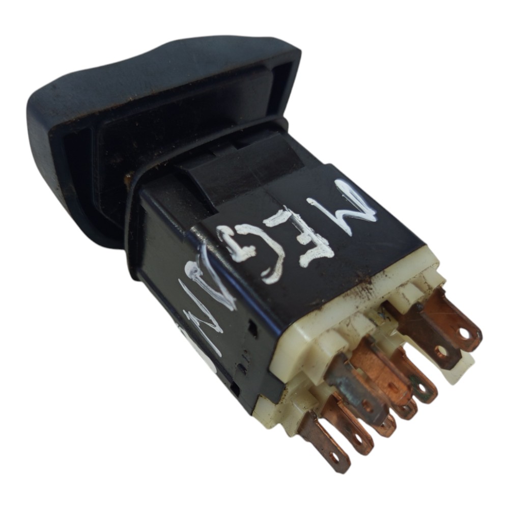 Botao pisca alerta Renault Megane 2.0 8v 1993 1994 a 1999 5