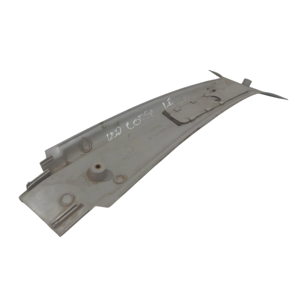 Moldura Coluna Central Esquerda Gm Corsa 1994 1995 A 2002 2
