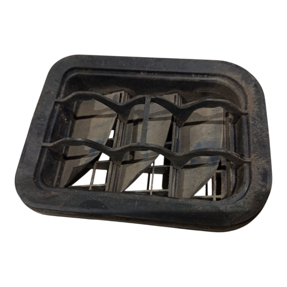 Saida Traseira Esquerda Difusor Ar Volkswagen Golf 99 A 2006 2