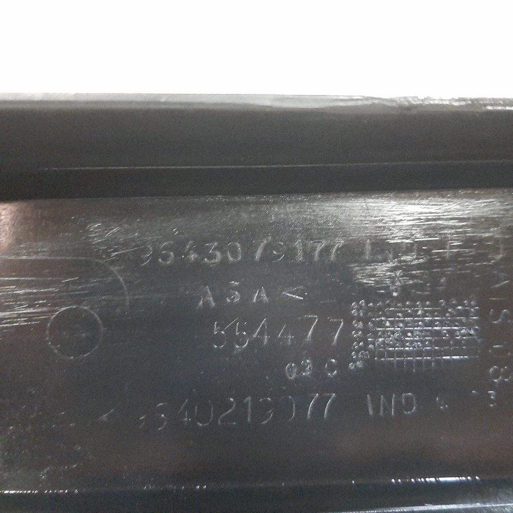 Moldura Coluna Central Direito Citroen C5 2001 2002 A 2005 7