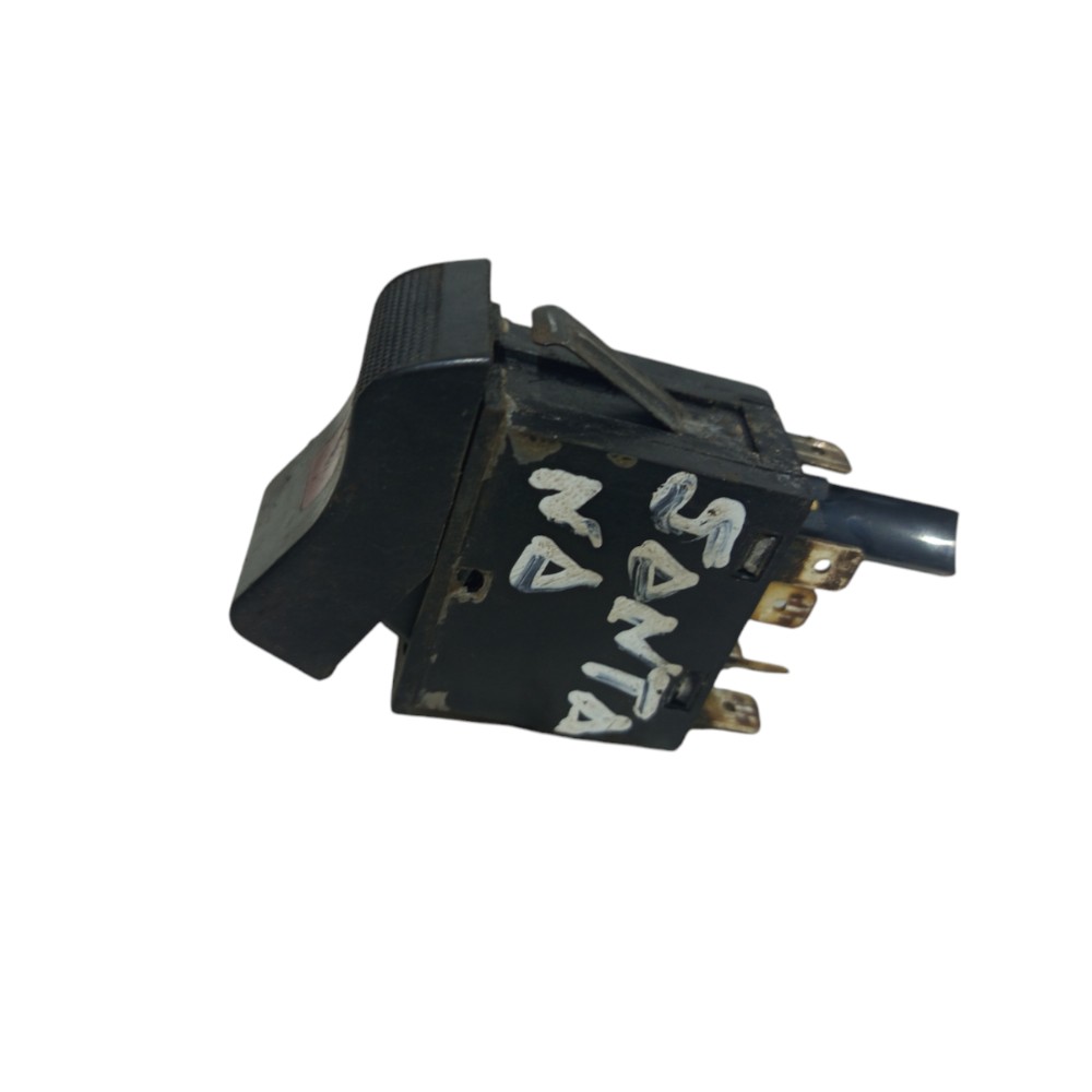 Botão Luz Emergência Pisca Lerta Volkswagen Santana 95 A 011 1