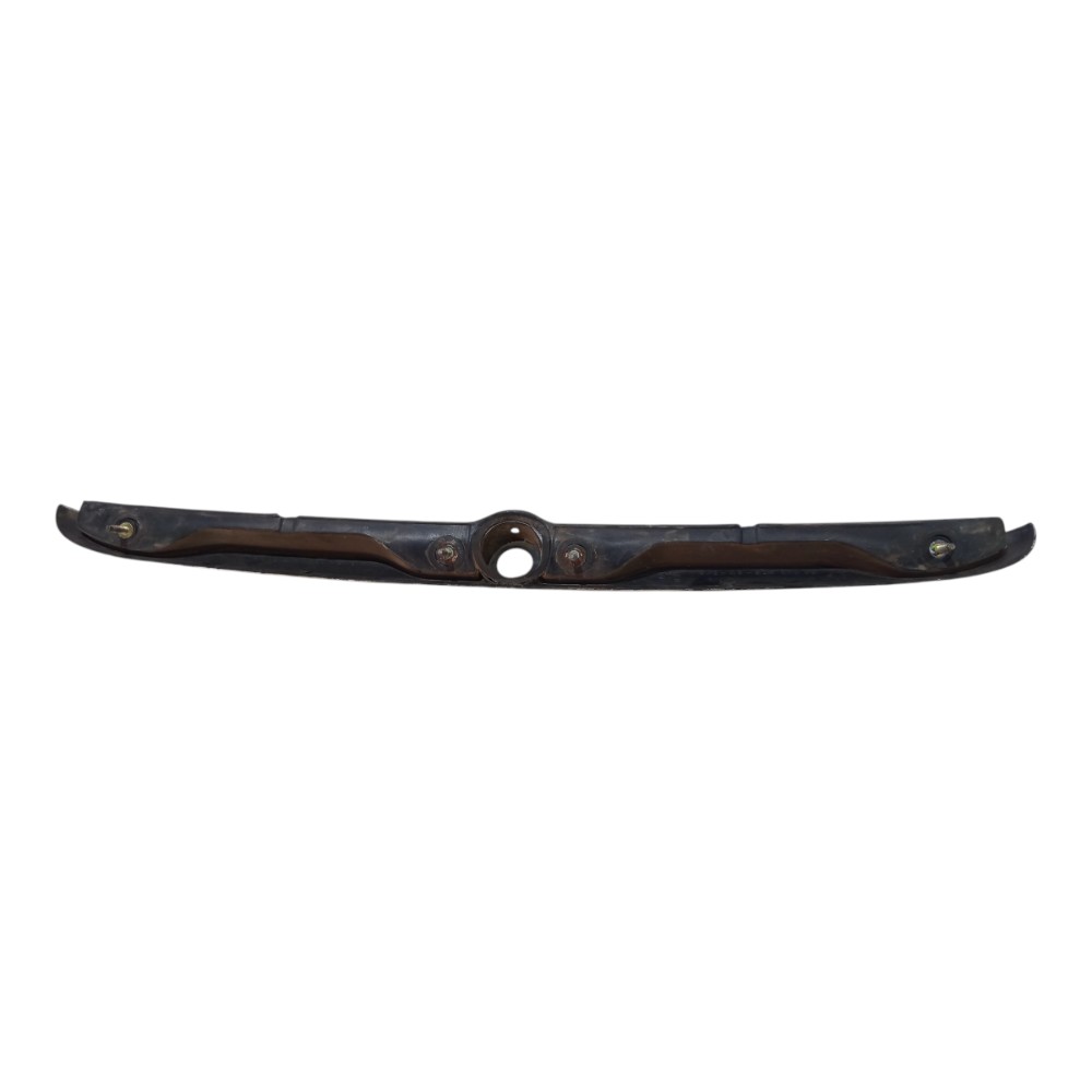 Friso Acabamento Porta Malas Chevrolet Corsa 1994 A 2002 Prata 3