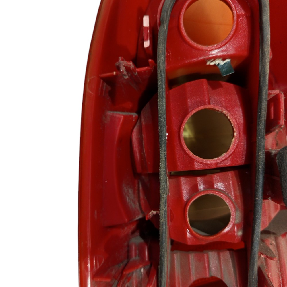 Lanterna Traseira Direita Renault Clio 2003 A 2010 00 59341 6