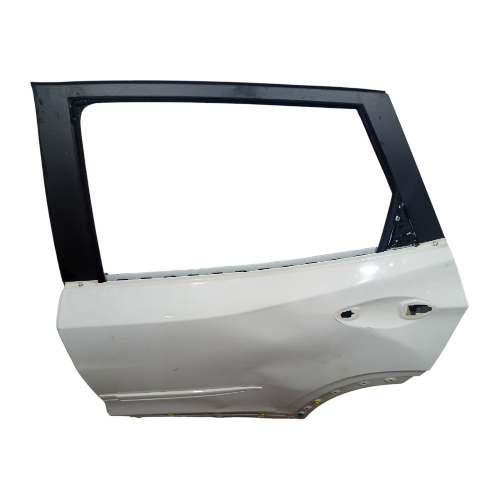 Porta Traseira Esquerda Gm Tracker 2020 A 2024 C/ Avaria Traseira Esquerda Branco 3