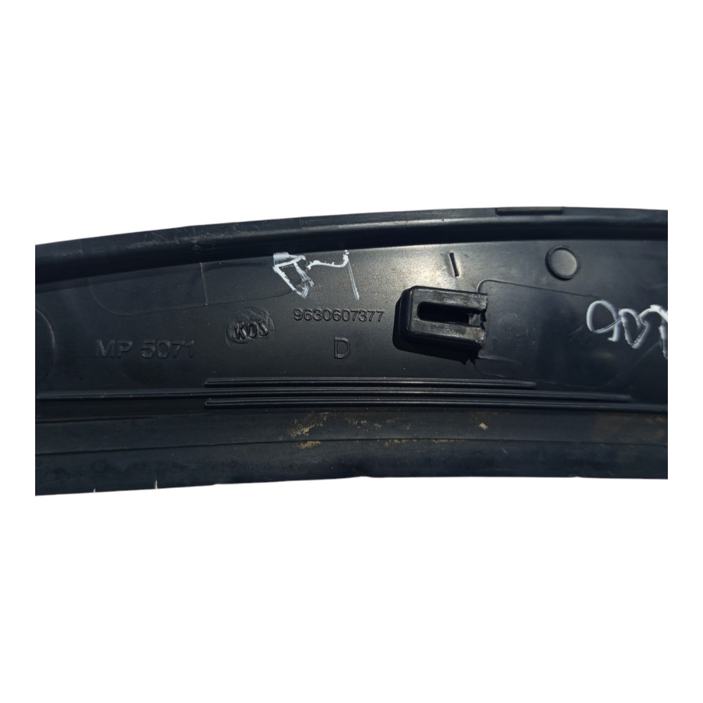 Moldura Churrasqueira Grade Direita Peugeot 206 2001 A 2010 Preto 4