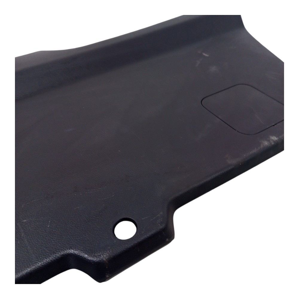 Acabemento interno tampa traseira Gm Sonic hatch  2012 a 16 9