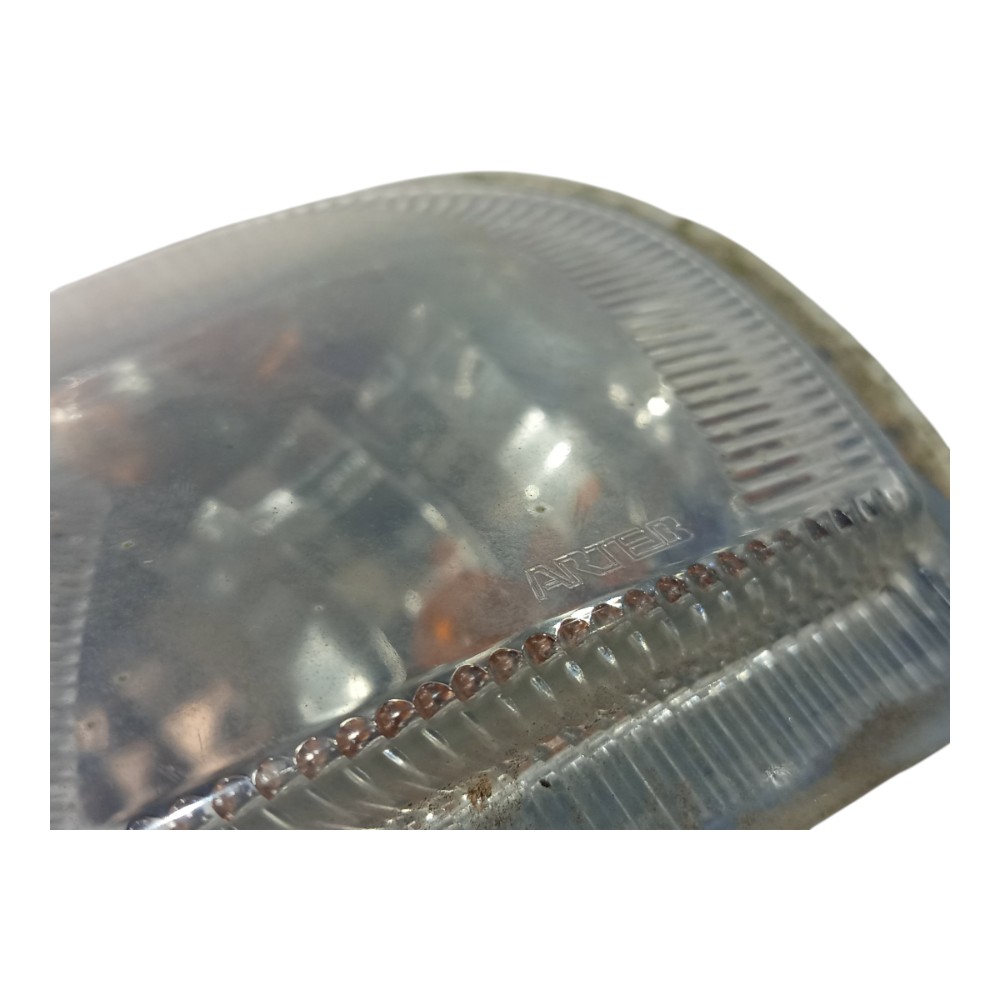 Farol Esquerdo Arteb Gm Celta 2000 2001 2002 2003 A 2006 Esquerdo/motorista 4