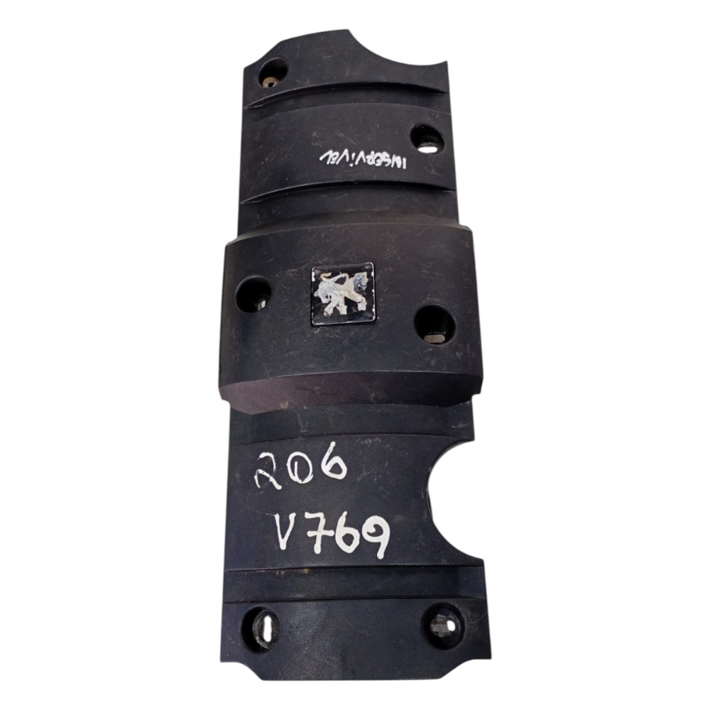 Tampa acabamento motor Peugeot 208 2011 a 2016 5