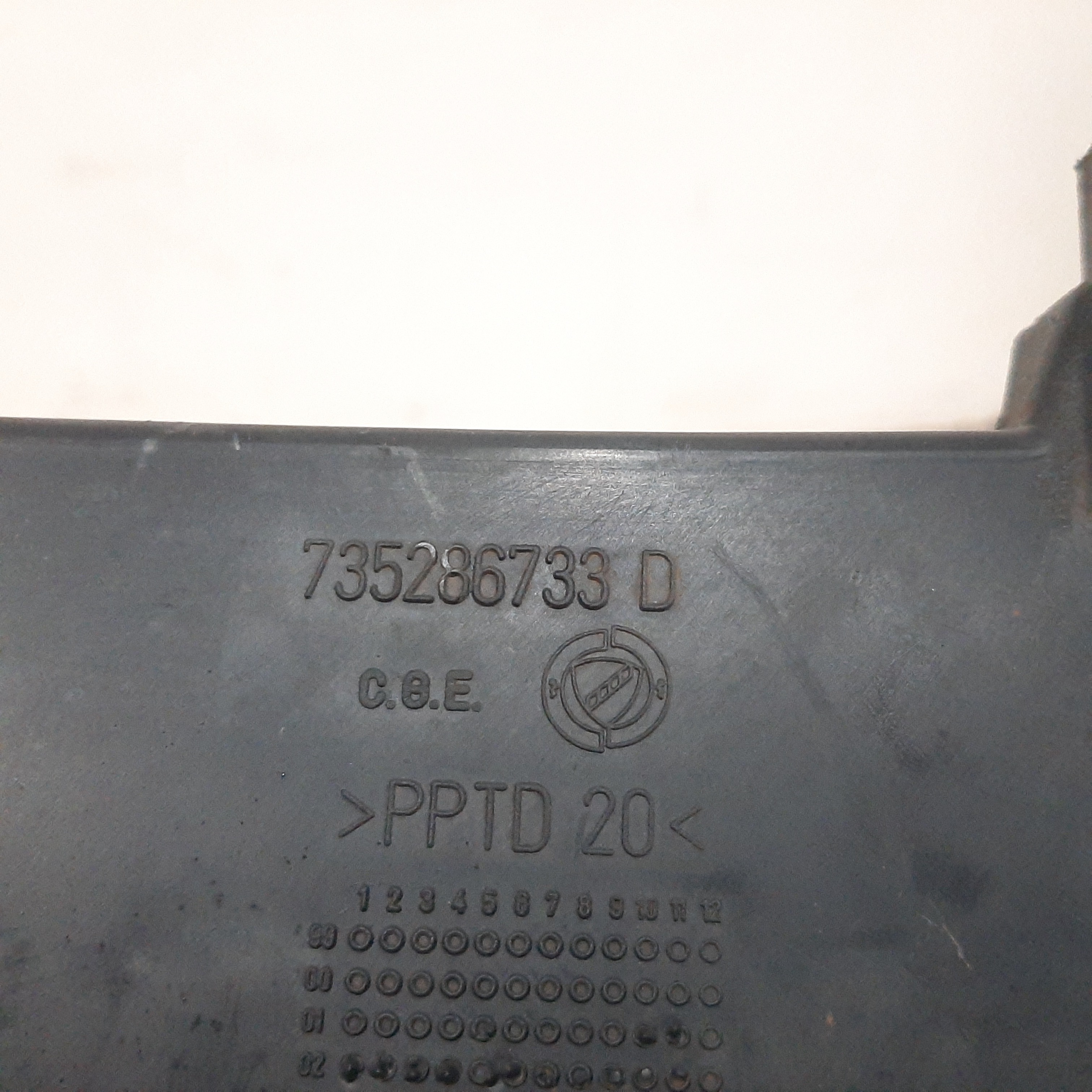 Moldura Coluna Central Direita Fiat Doblo 2003 2004 A 2009 7