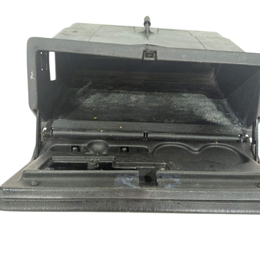 Porta Luvas Painel Volkswagen Golf 1994 A 1999 Com Avaria 1