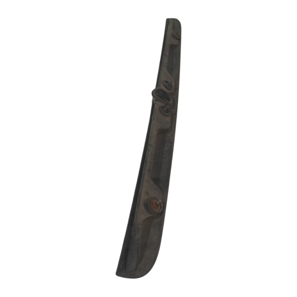 Moldura Friso Tampa Traseiro Porta Mal Gm Vectra 1997 A 2005 Preto 6